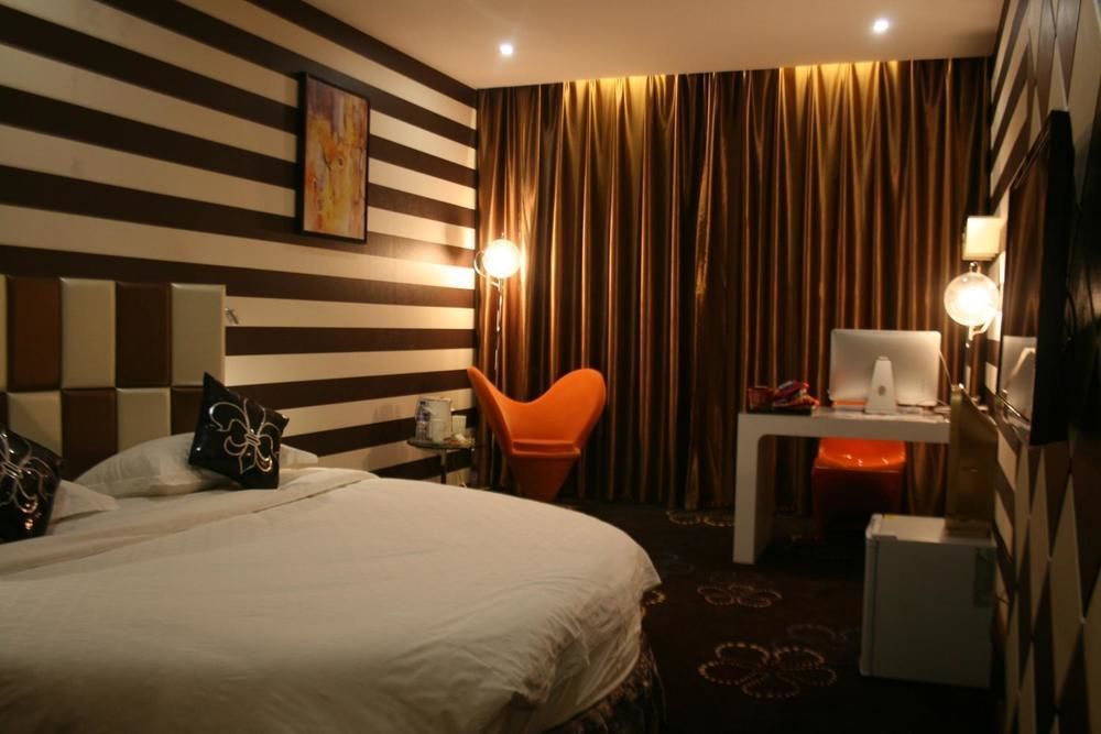 Victoria Hotel Луоян Екстериор снимка
