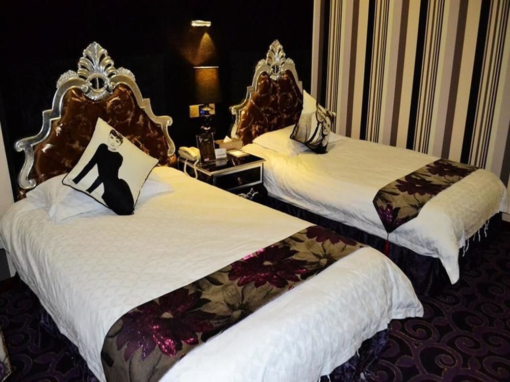 Victoria Hotel Луоян Екстериор снимка