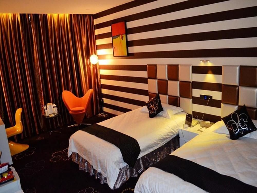 Victoria Hotel Луоян Екстериор снимка