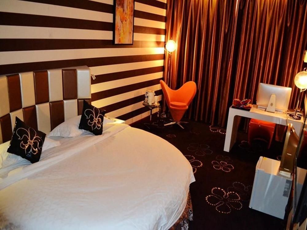 Victoria Hotel Луоян Екстериор снимка