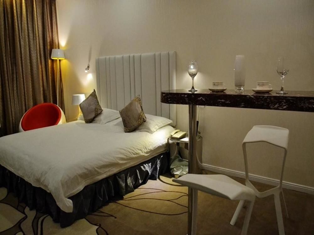 Victoria Hotel Луоян Екстериор снимка