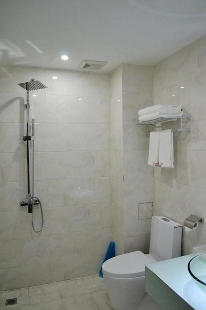 Victoria Hotel Луоян Екстериор снимка