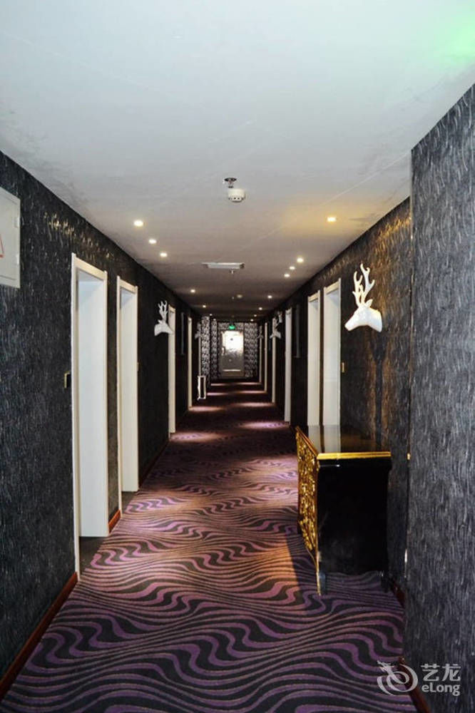 Victoria Hotel Луоян Екстериор снимка
