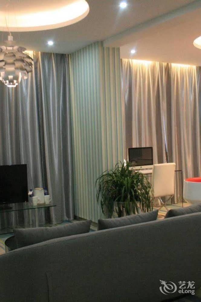 Victoria Hotel Луоян Екстериор снимка