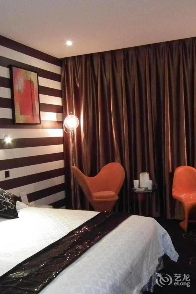 Victoria Hotel Луоян Екстериор снимка