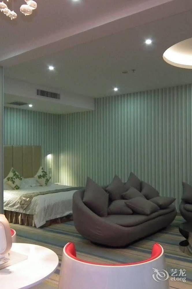 Victoria Hotel Луоян Екстериор снимка