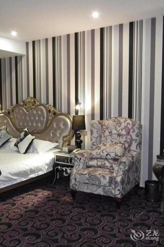 Victoria Hotel Луоян Екстериор снимка